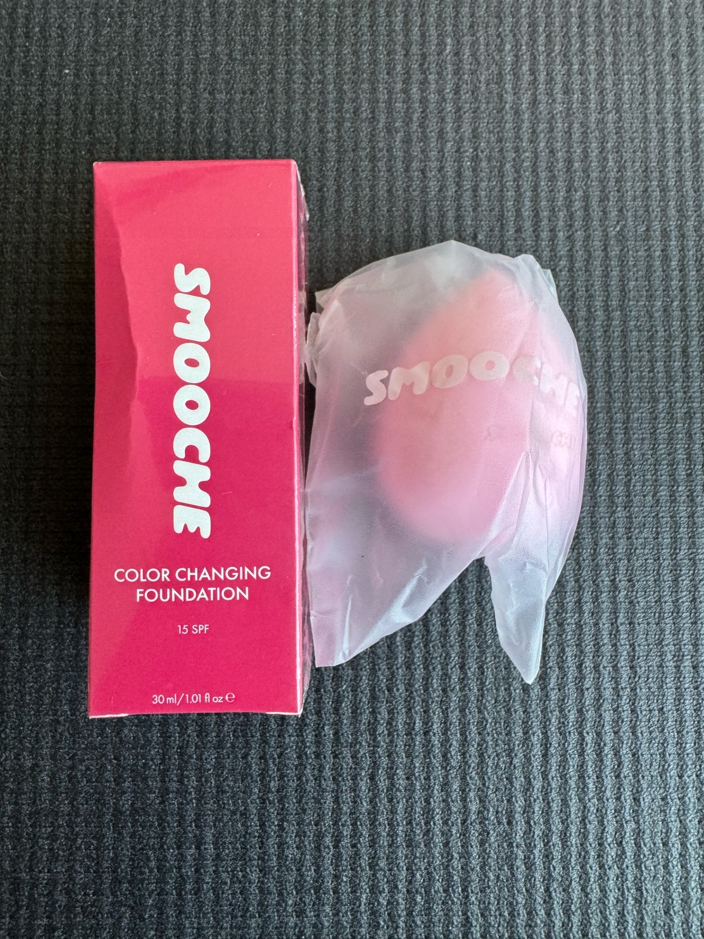 Smooche color changing foundation with blender